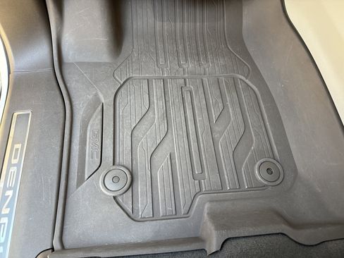 Used 2021 GMC Yukon Denali w/ Denali Ultimate Package image 17