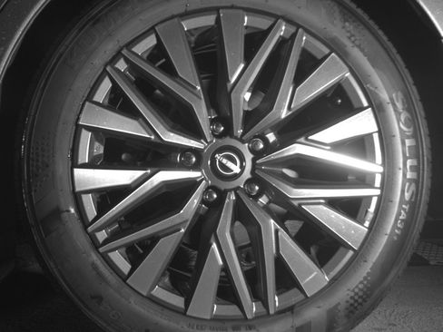 Used 2025 Nissan Altima 2.5 SV image 14