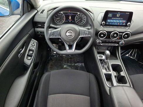 Used 2024 Nissan Sentra SV image 11