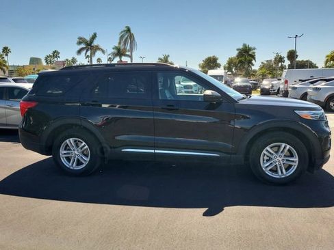Used 2023 Ford Explorer XLT w/ Equipment Group 202A image 4
