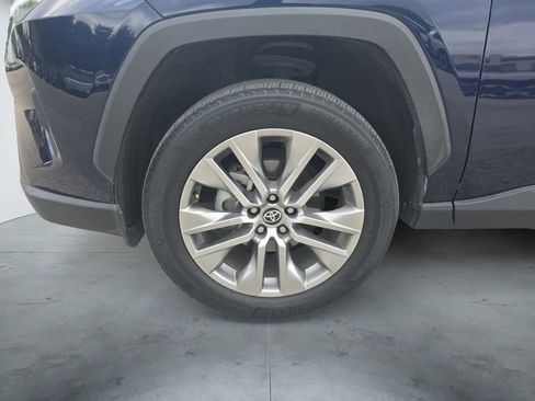 Used 2022 Toyota RAV4 XLE Premium FWD image 14