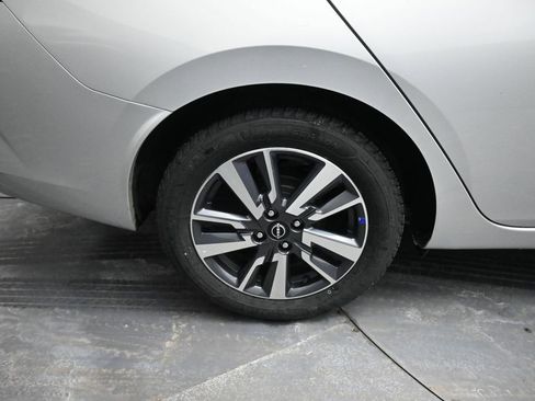 Used 2023 Nissan Versa SV image 16