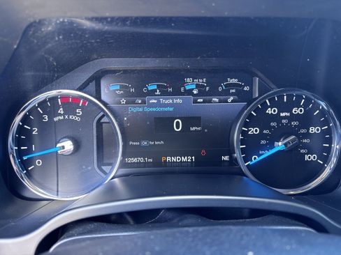 Used 2017 Ford F250 Lariat w/ Lariat Value Package AWD/4WD image 14