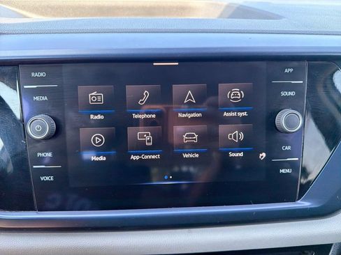 Used 2022 Volkswagen Taos SE FWD image 21
