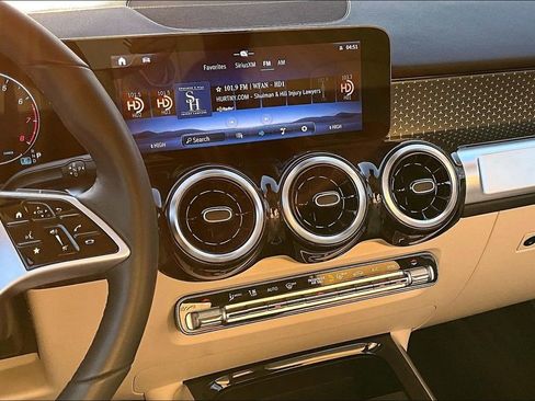 Used 2026 Mercedes-Benz GLB 250 4MATIC image 6