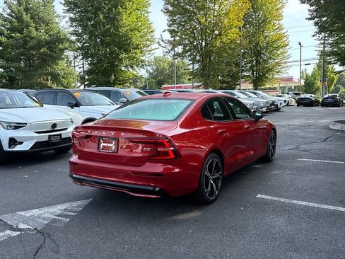 Used 2023 Volvo S60 B5 Plus w/ Climate Package AWD/4WD image 4