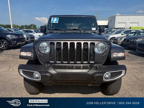 Used 2023 Jeep Gladiator Sport AWD/4WD image 3