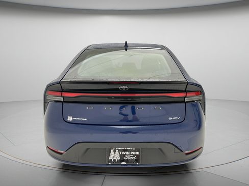 Used 2025 Toyota Prius LE FWD image 7