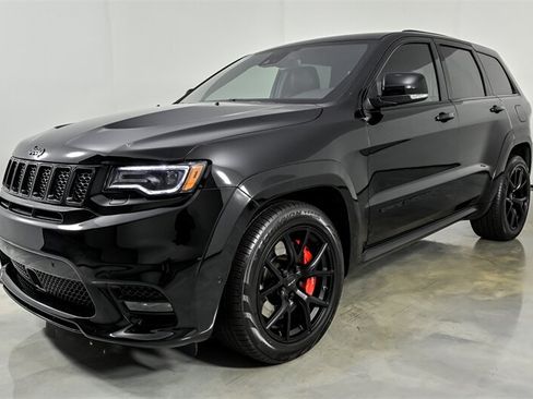 Used 2019 Jeep Grand Cherokee SRT w/ Trailer Tow Group IV AWD/4WD image 5