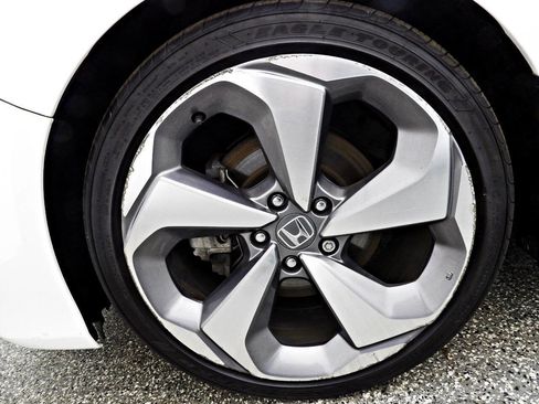 Used 2018 Honda Accord Touring image 20