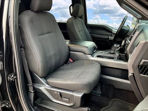 Used 2016 Ford F150 XLT w/ Equipment Group 302A Luxury AWD/4WD image 32