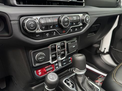 Used 2024 Jeep Wrangler Unlimited Rubicon 392 AWD/4WD image 44