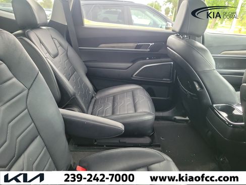Used 2022 Kia Telluride SX w/ SX Prestige Package AWD/4WD image 10