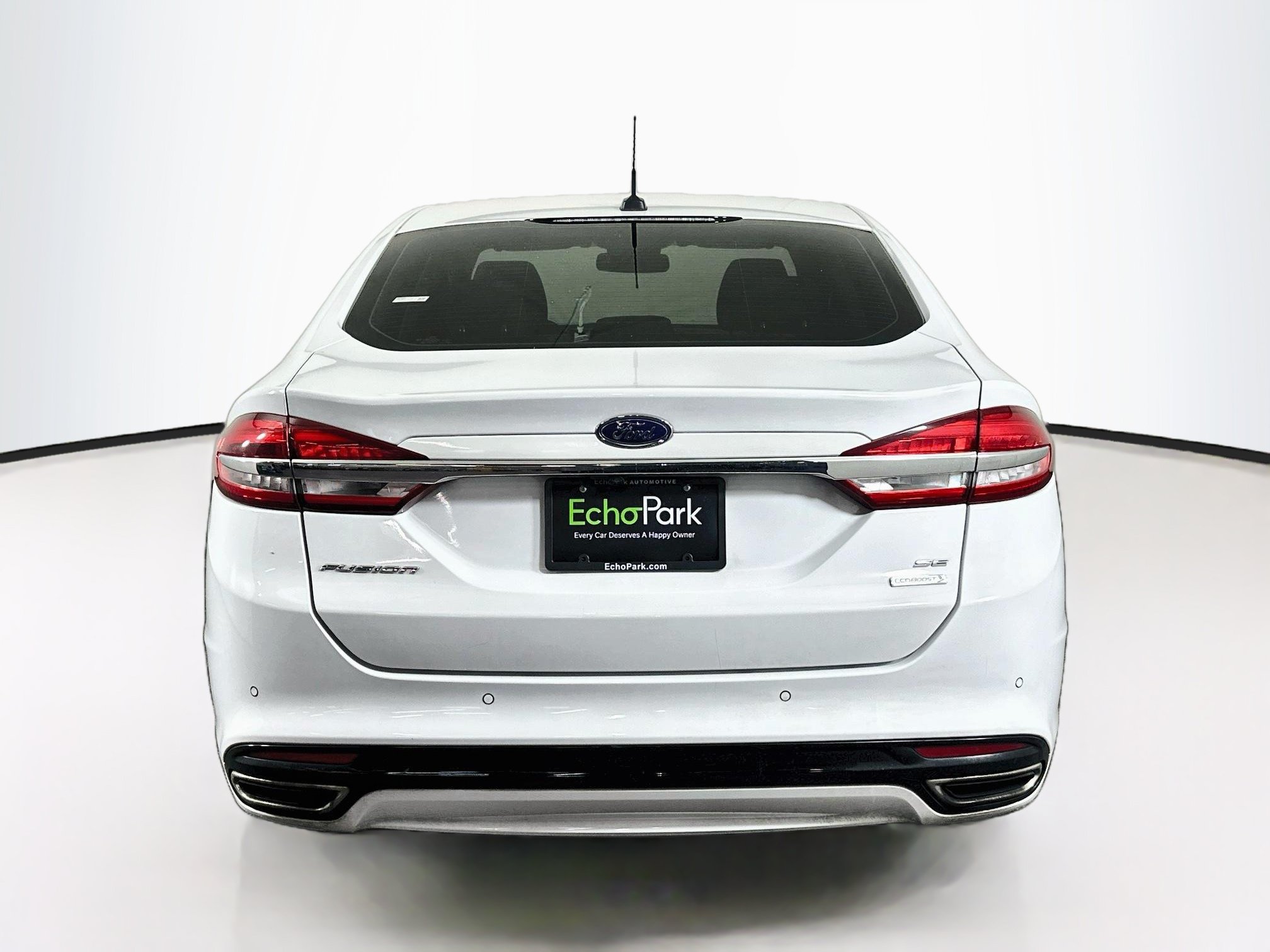 Used 2018 Ford Fusion SE w/ Fusion SE Technology Package FWD image 7