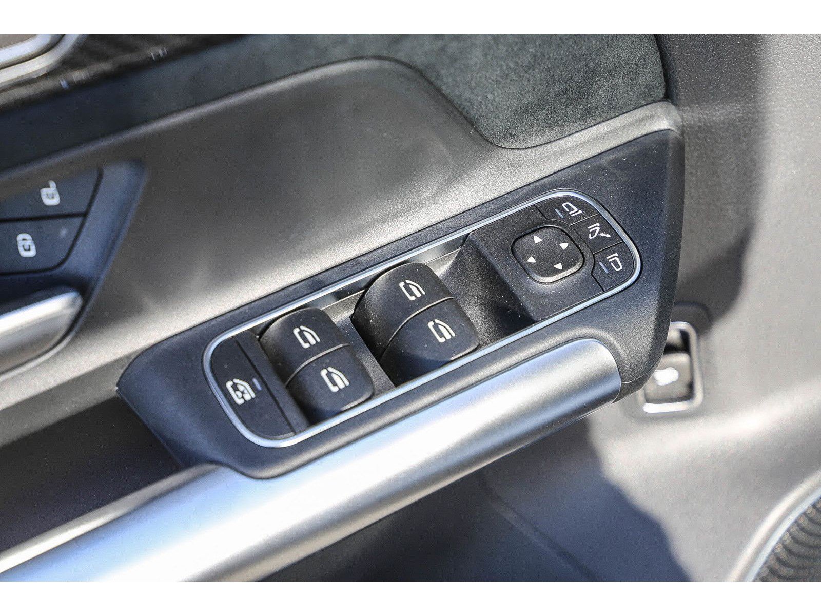Used 2024 Mercedes-Benz GLA 35 AMG 4MATIC image 27