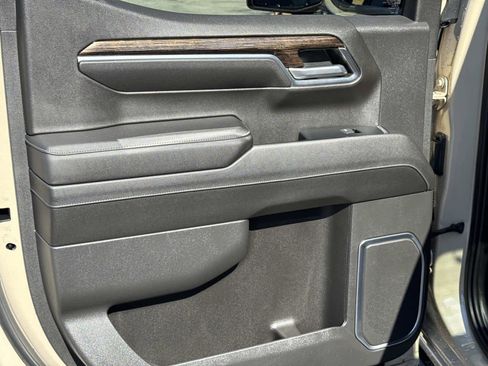Used 2023 GMC Sierra 1500 Elevation image 11