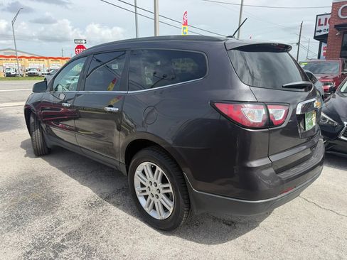 Used 2015 Chevrolet Traverse LT w/ Style and Technology Package FWD image 6