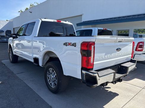 Used 2024 Ford F250 Lariat image 3