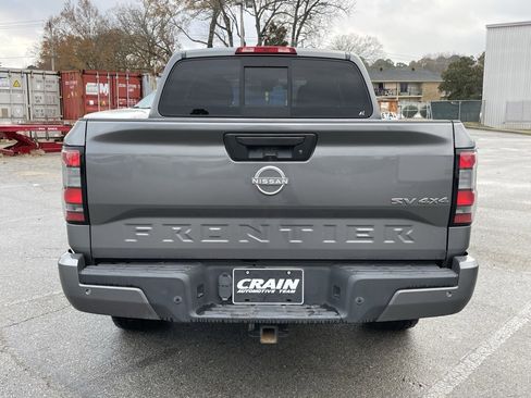 Used 2022 Nissan Frontier SV image 6