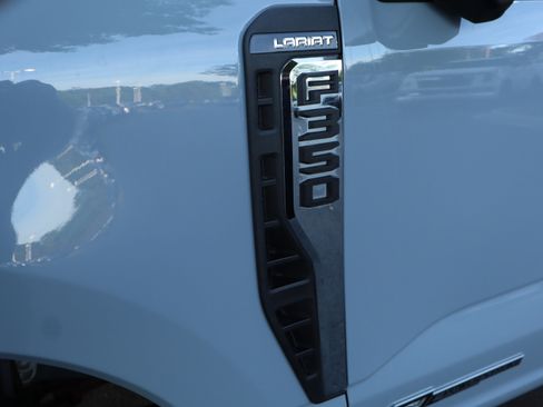 Used 2024 Ford F350 Lariat w/ Lariat Ultimate Package AWD/4WD image 18