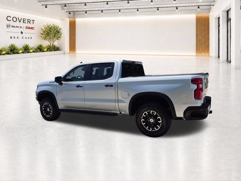 Used 2022 Chevrolet Silverado 1500 ZR2 w/ Technology Package AWD/4WD image 10