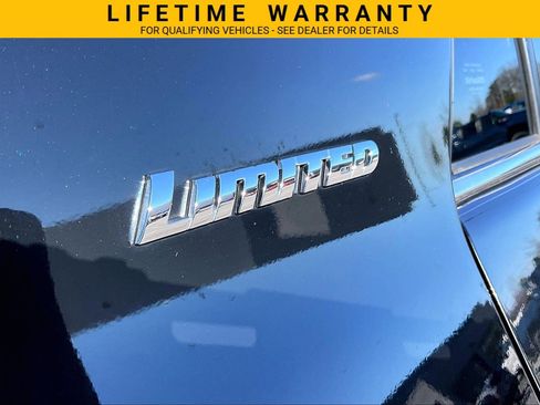 Used 2022 Toyota 4Runner Limited AWD/4WD image 8