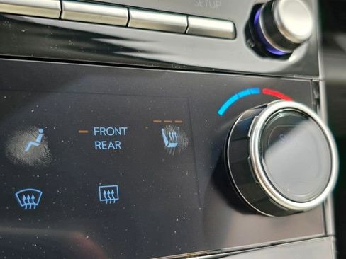 Certified 2025 Hyundai Santa Fe SEL image 8