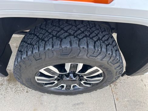 Used 2024 GMC Sierra 3500 Denali Ultimate image 29