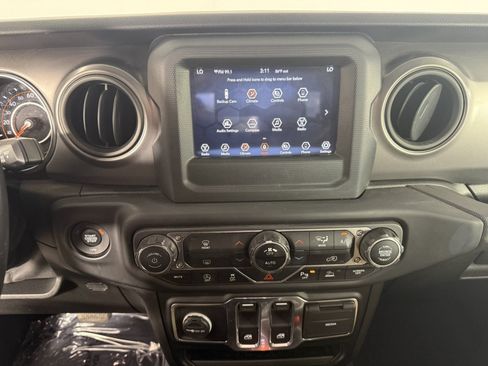 Used 2021 Jeep Wrangler Sport AWD/4WD image 18