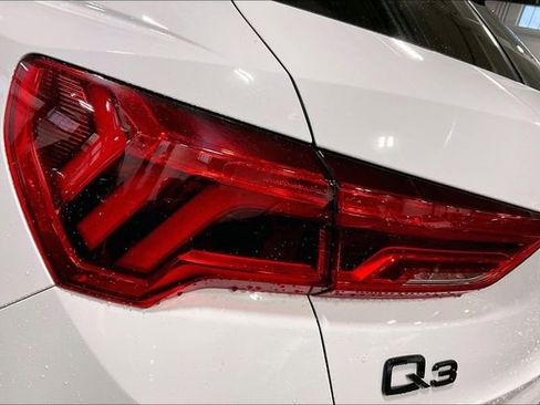 Certified 2025 Audi Q3 2.0T Premium w/ Convenience Package image 29