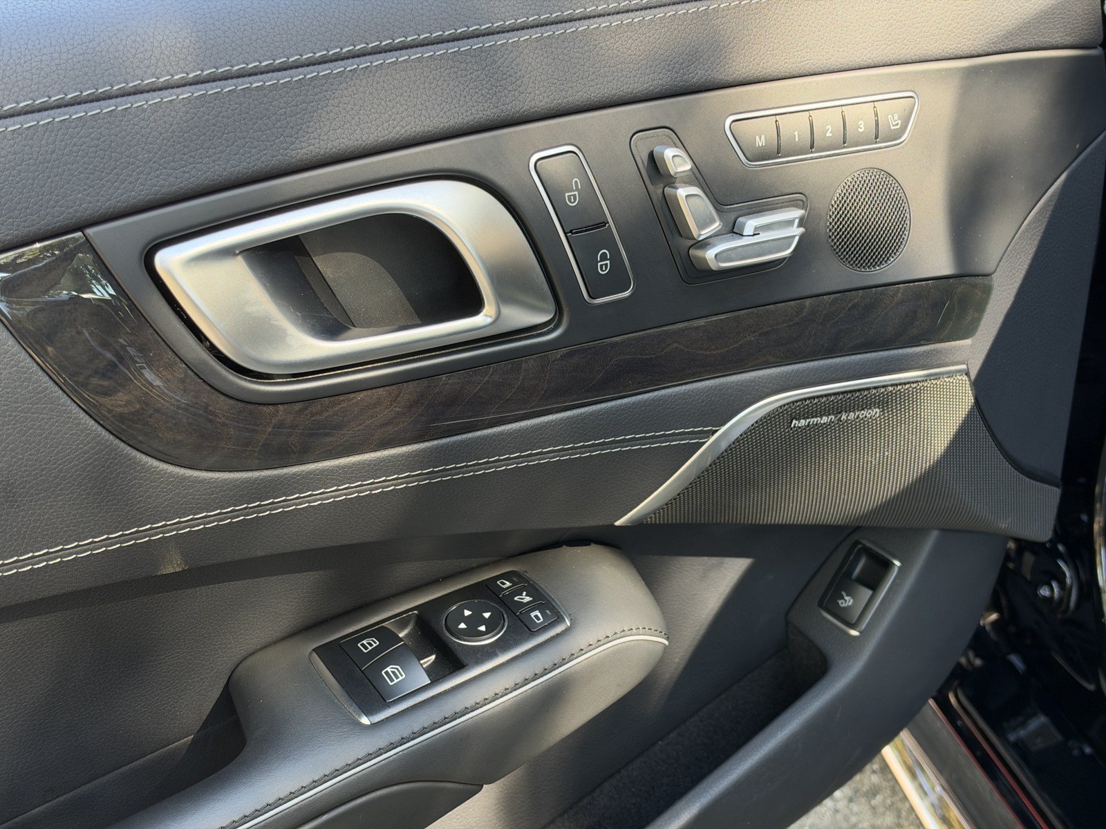 Used 2017 Mercedes-Benz SL 550 image 14