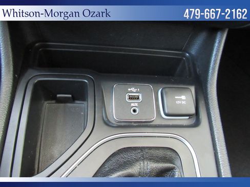 Used 2019 Jeep Cherokee Latitude Plus FWD image 46