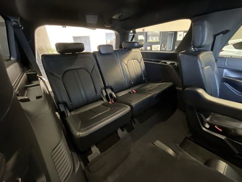 Used 2021 Ford Expedition Max Limited image 23