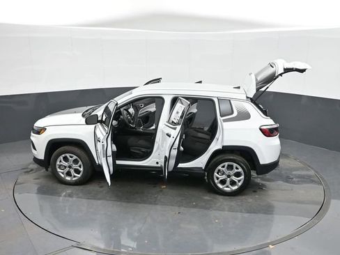 Used 2025 Jeep Compass Sport w/ Mopar Graphics Package AWD/4WD image 49
