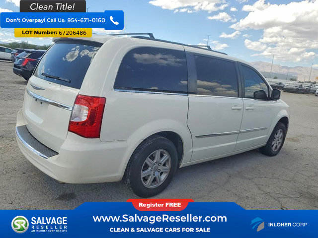 Used 2012 Chrysler Town & Country Touring w/ Entertainment Group #1 FWD image 4