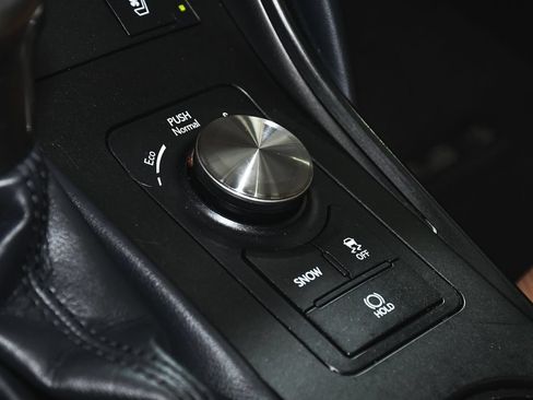 Used 2022 Lexus IS 300 AWD w/ Premium Package image 39