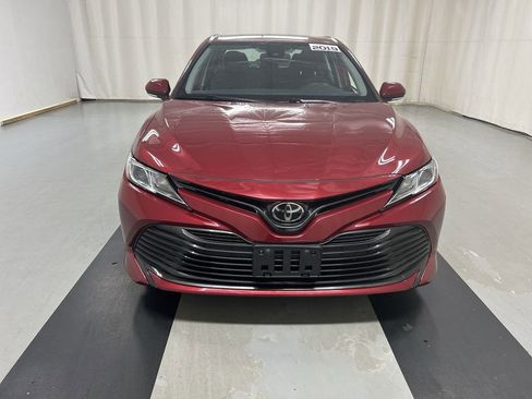Used 2019 Toyota Camry LE w/ Convenience Package FWD image 3