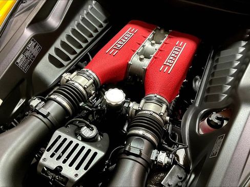 Used 2013 Ferrari 458 Italia Coupe RWD image 24