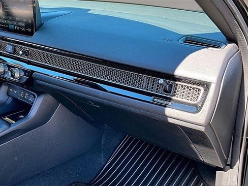 Certified 2024 Honda Civic Sport Touring image 24