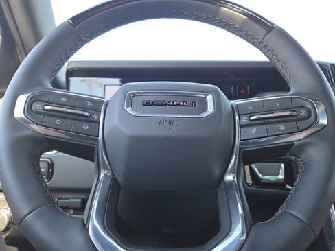 New 2026 GMC Yukon Denali w/ Denali Reserve Package AWD/4WD image 40