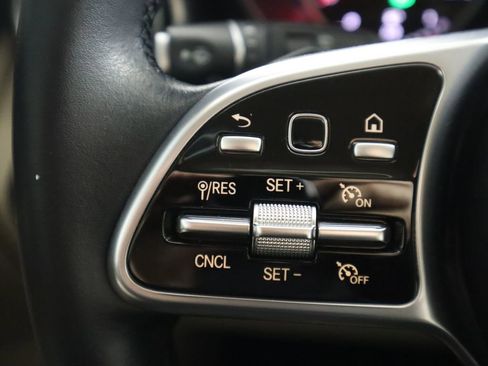 Used 2022 Mercedes-Benz GLC 300 image 11