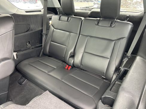 Used 2022 Ford Explorer XLT w/ Equipment Group 202A image 13