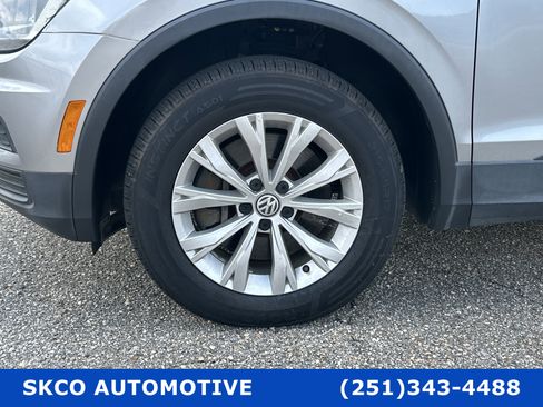 Used 2020 Volkswagen Tiguan S image 9
