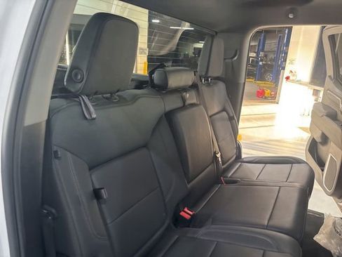 Used 2025 GMC Sierra 1500 SLT AWD/4WD image 33