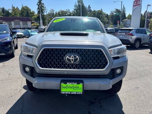 Used 2019 Toyota Tacoma TRD Sport w/ Technology Package AWD/4WD image 8