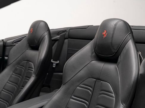 Used 2016 Ferrari California T RWD image 20