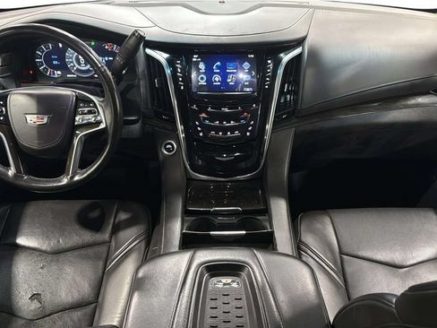 Used 2017 Cadillac Escalade Platinum AWD/4WD image 19