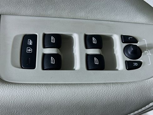 Used 2023 Volvo XC60 B5 Plus w/ Climate Package image 15