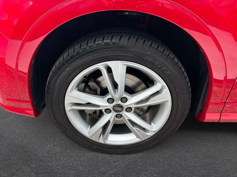 Used 2019 Audi Q3 2.0T Premium Plus AWD/4WD image 10