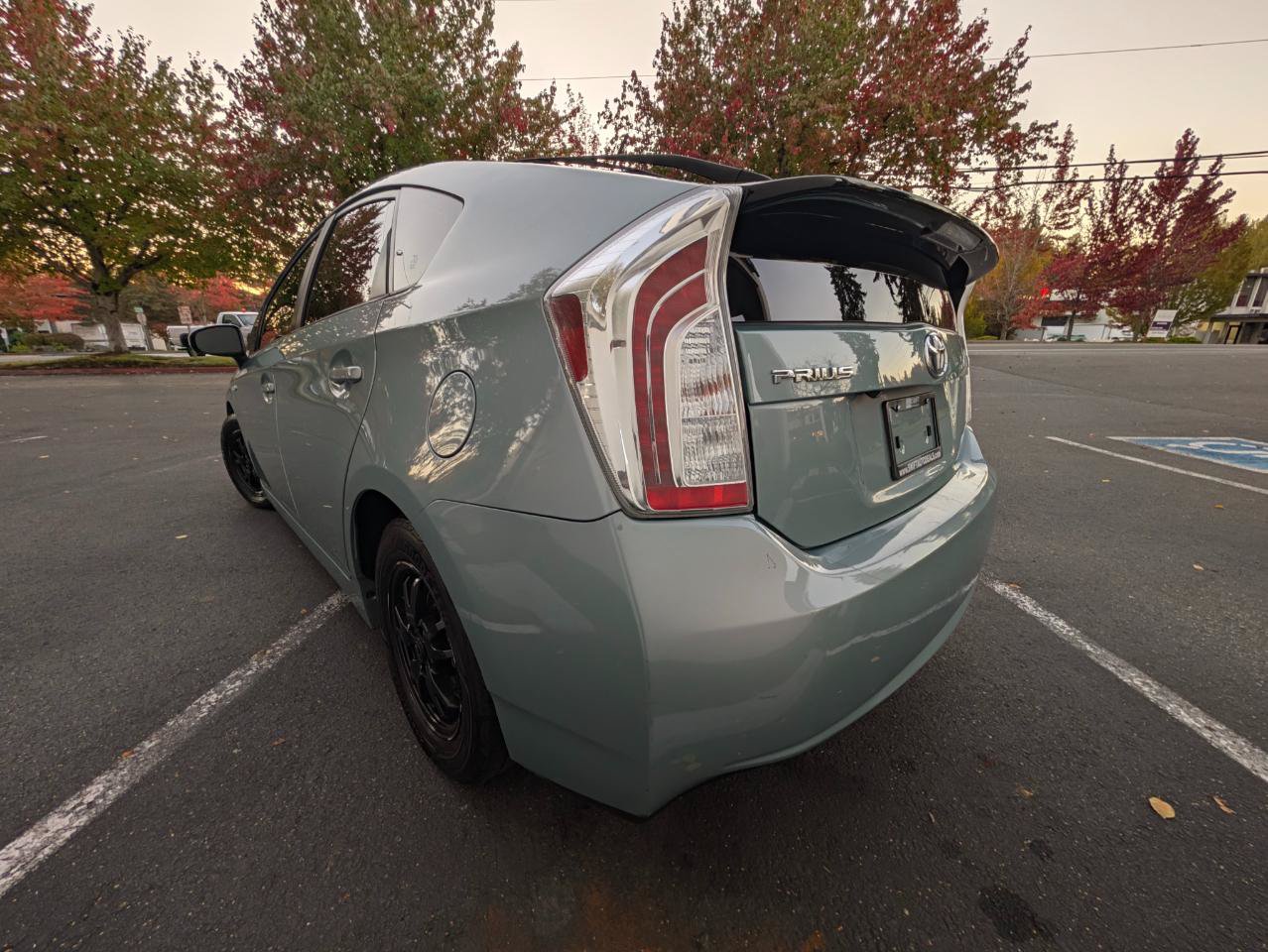 Used 2013 Toyota Prius Three w/ Protection Pkg FWD image 4